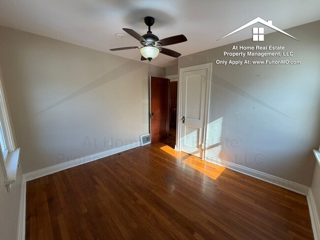 Building Photo - 707 Hollyhock Dr