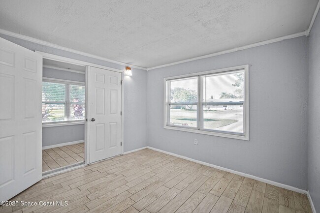 Building Photo - 818 Hampton Way