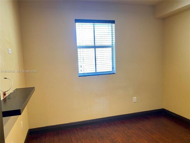 Building Photo - 8800 NW 107 Ct