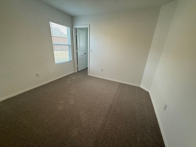 Building Photo - 200 Sarah Alyse Ln