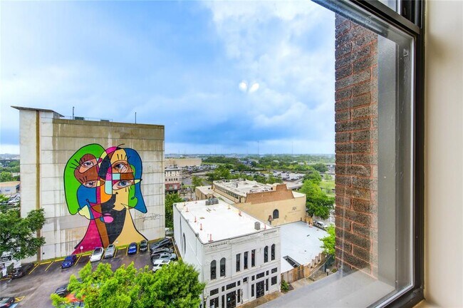 Building Photo - 915 Franklin St