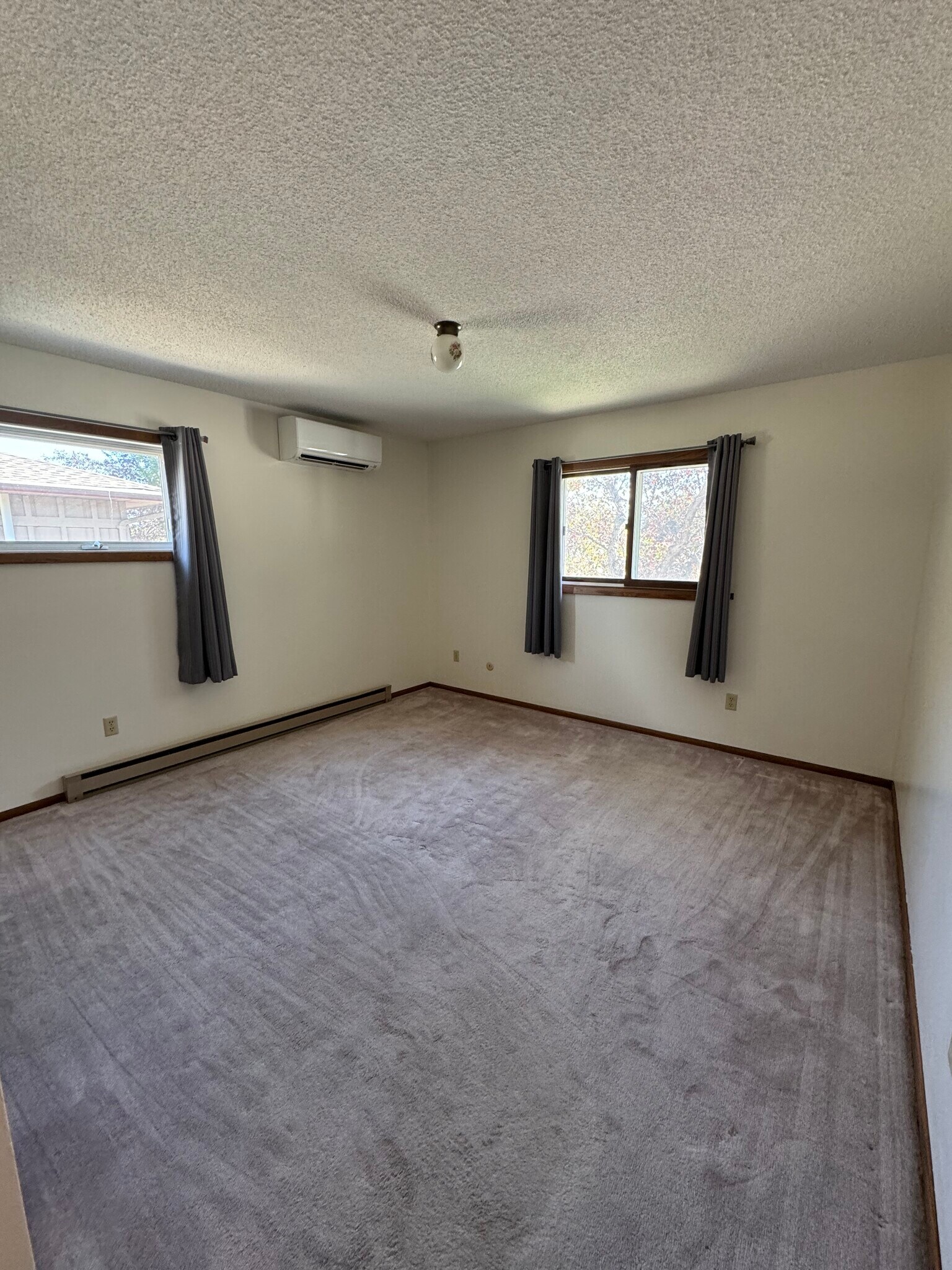 Building Photo - 513 Kerry Dr