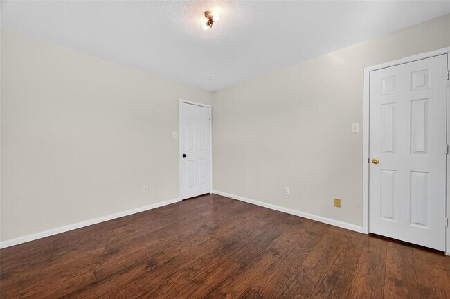 Building Photo - 21515 White Falls Ln