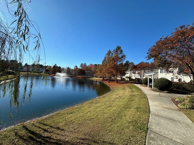 Building Photo - 1463 Otterbourne Cir