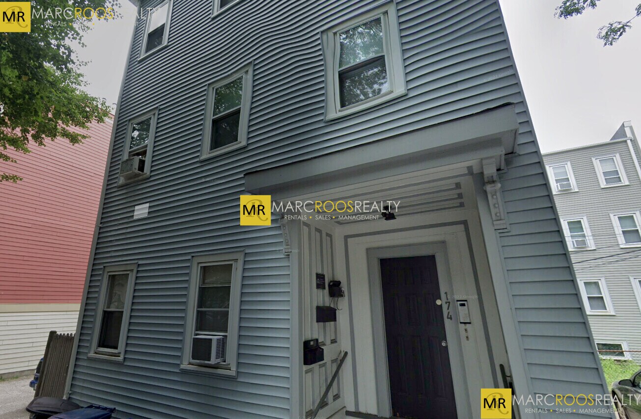 Building Photo - 174 Bolton St