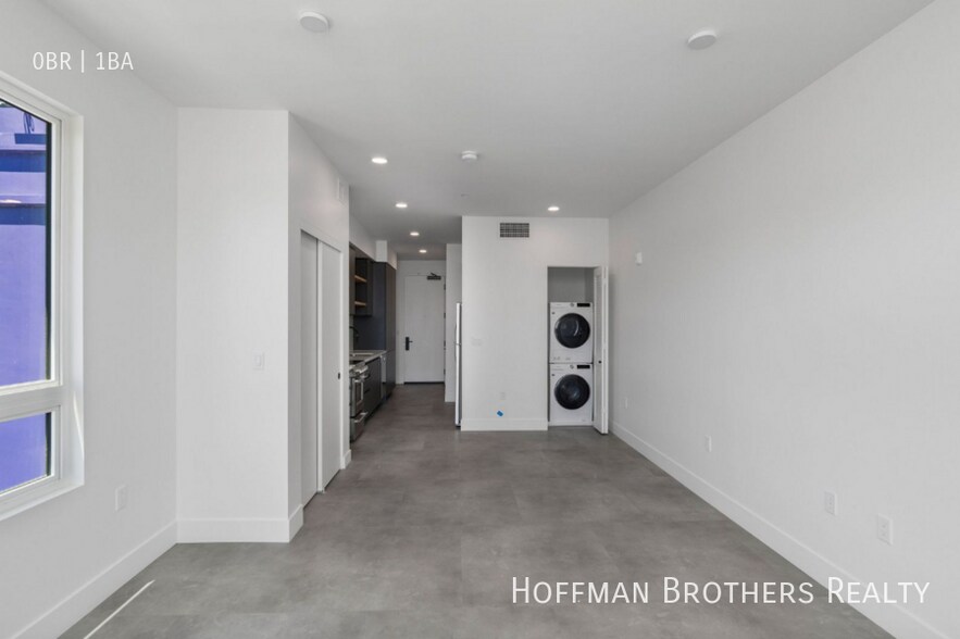 Building Photo - 3450 W 43rd St