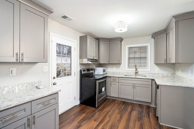 Building Photo - 1643 Mary George Ave NW