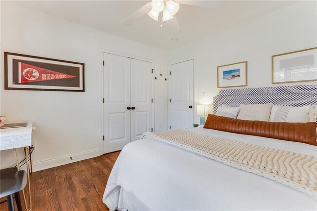 Building Photo - 2357 Cortez Way NE