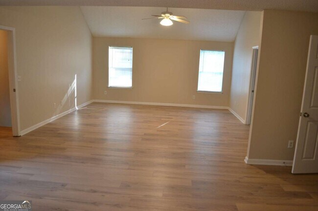 Building Photo - 6157 Red Top Loop