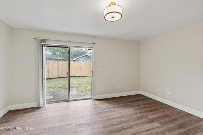 Building Photo - 3329 Mayflower St