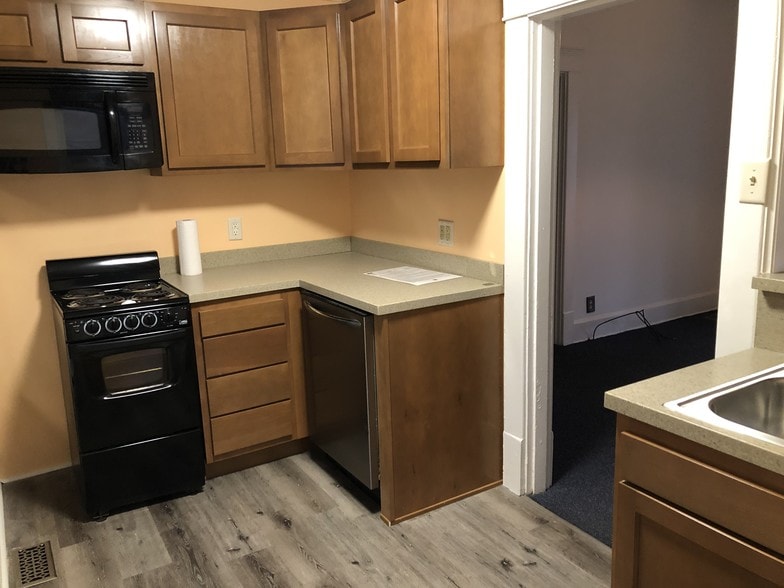 Building Photo - 137 Grosvenor St