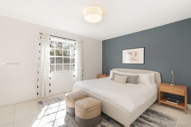 Building Photo - 5943 Biscayne Blvd