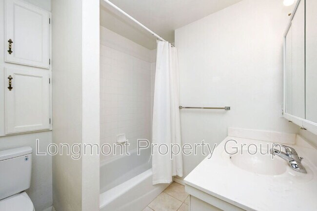 Building Photo - 2336 Smith Ct