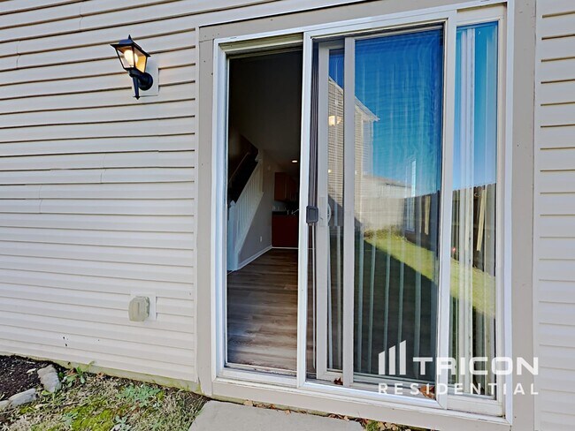 Building Photo - 644 Scotch Pine Dr