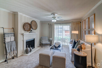 Nine-Foot Ceilings with Crown Molding - Vistas at Hackberry Creek