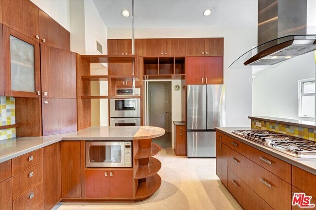 Building Photo - 2755 Carmar Dr