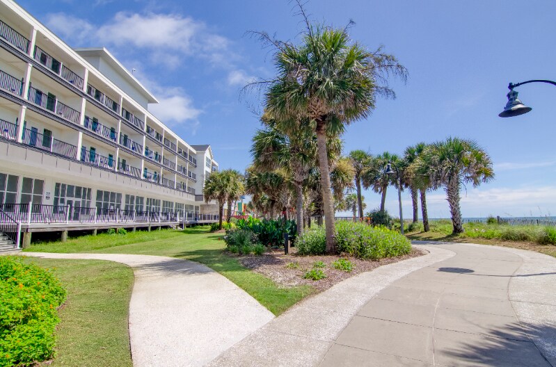 Building Photo - 700 N Ocean Blvd