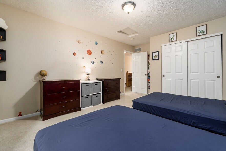 Building Photo - 315 W Hull Dr