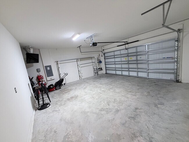 Building Photo - 3013 Moulin Rd