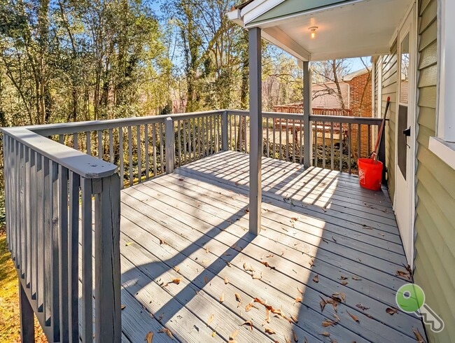 Building Photo - Charming Updated 2BR Home Near Downtown Greenville