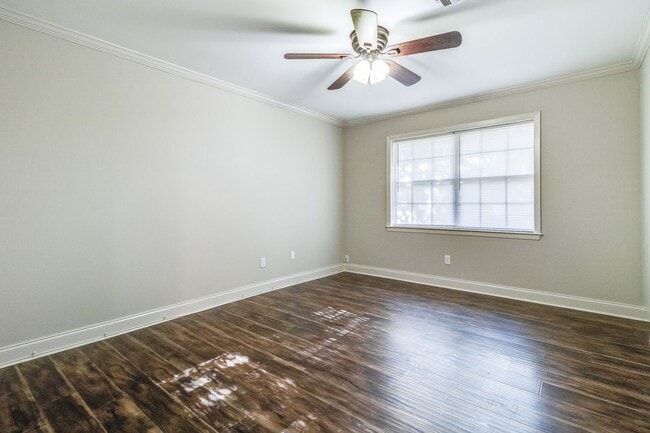 Building Photo - BEAUTIFUL HOME LOCATED ON TOLSON ROAD!