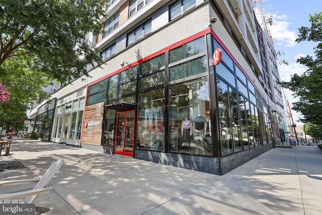 Building Photo - 2916 Bridgehampton Ct