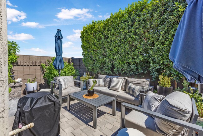 Building Photo - Modern 3-Bed + Bonus Room /2.5-Bath Home i...