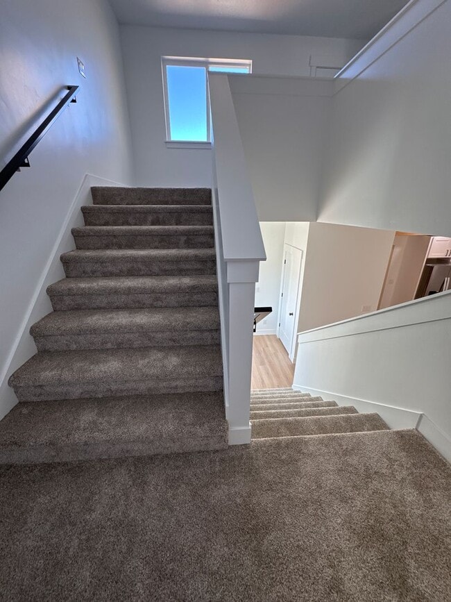 Building Photo - 729 W 350 N