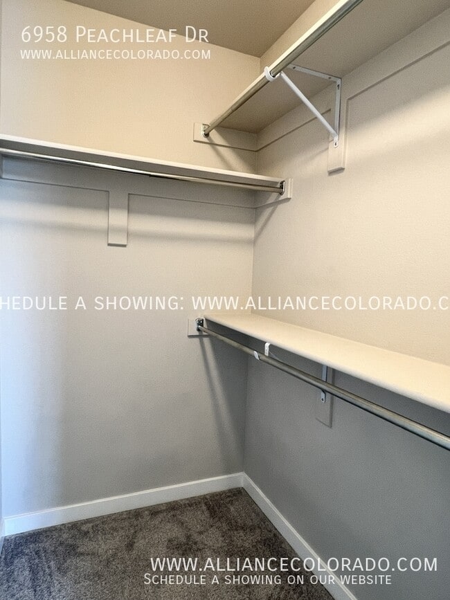 Building Photo - 6958 Peachleaf Dr