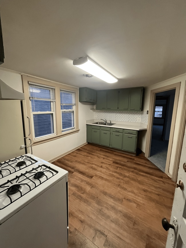 Building Photo - 5131 W Dakin St