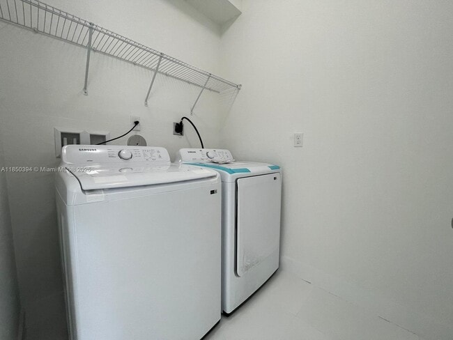 Building Photo - 19447 SW 124th Ave