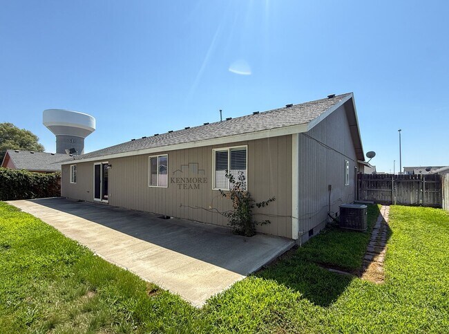 Building Photo - 7611 Pender Dr