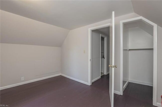 Building Photo - 3901 Newport Ave