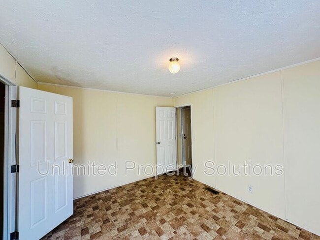 Building Photo - 9765 Old Mill Rd