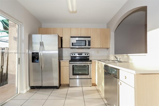 Building Photo - 17166 SW 138th Ct