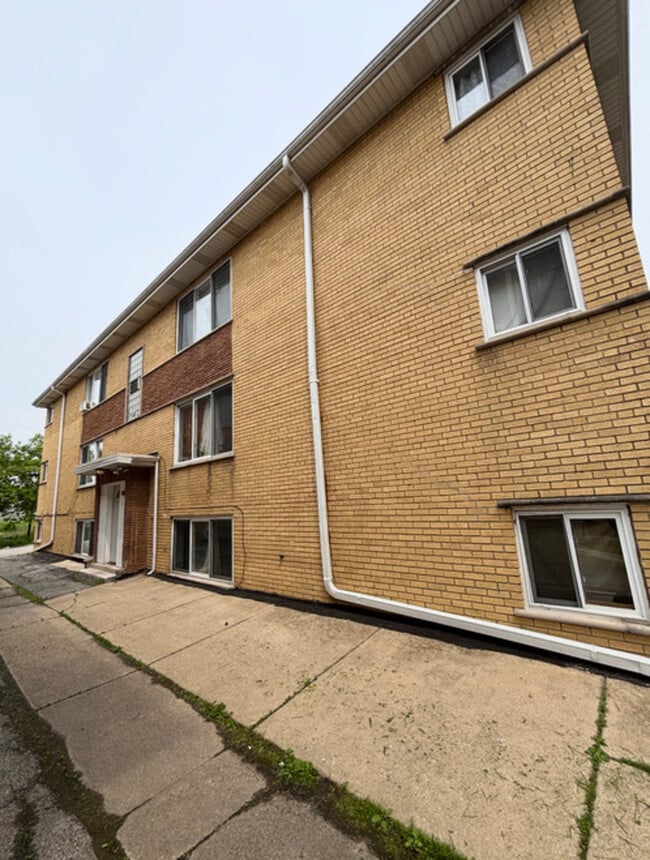 Primary Photo - 12438 Fairview Ave