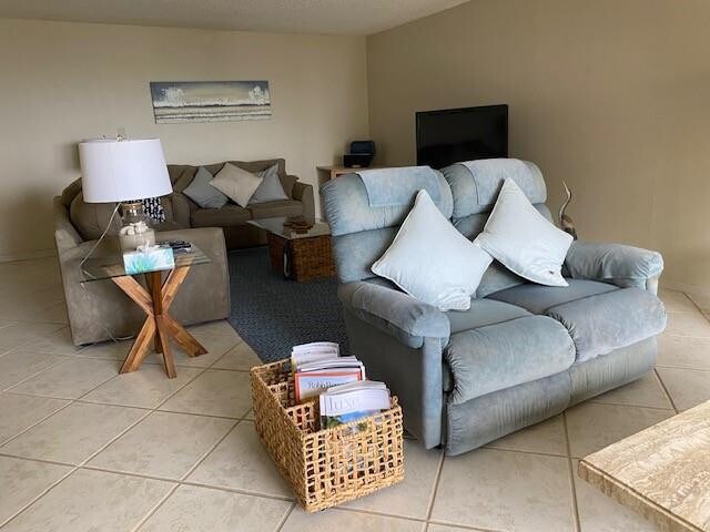 Building Photo - 1800 S Ocean Blvd