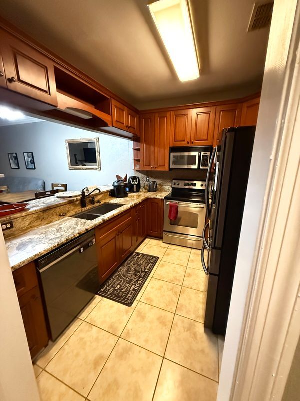 Building Photo - 1508 Crescent Hills Dr