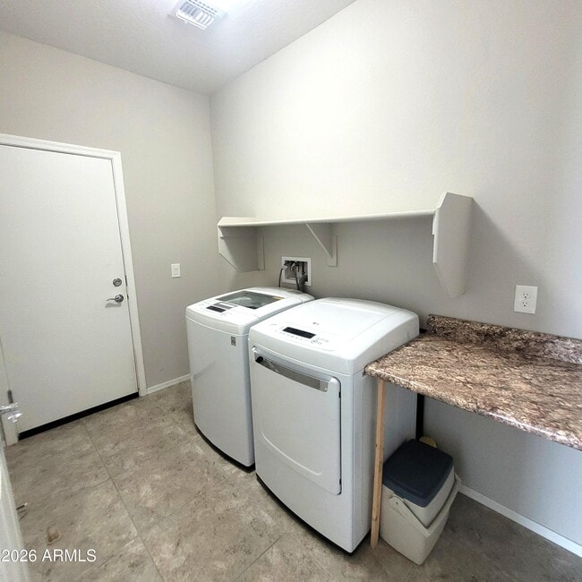 Building Photo - 25925 W Tonto Ln