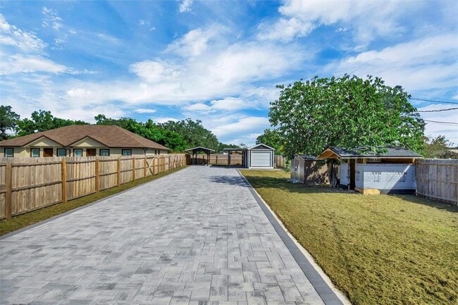 Building Photo - 414 Monroe Ln