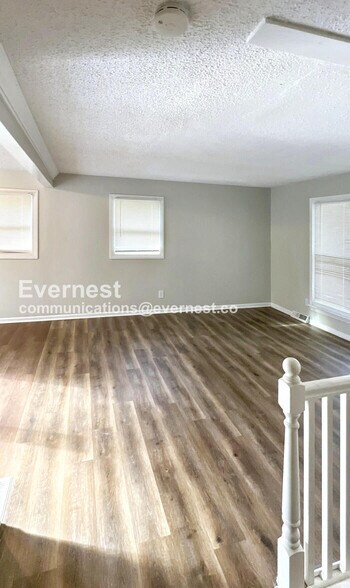 Building Photo - 1303 Michele Dr