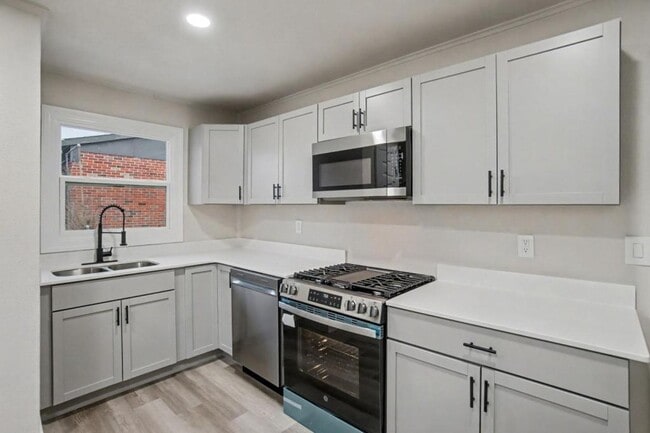 Building Photo - 4201 Lobata Pl