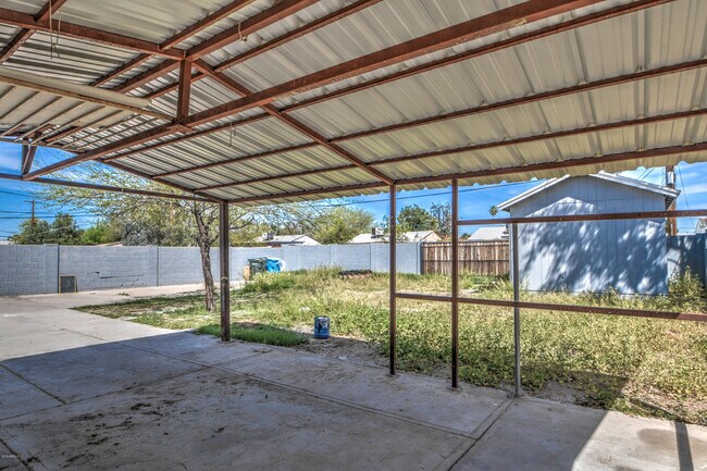 Building Photo - 4005 N 15th Ave