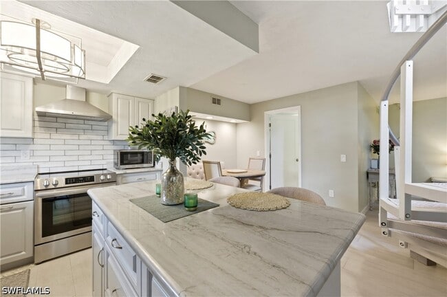 Building Photo - 16001 Amberwood Lake Ct