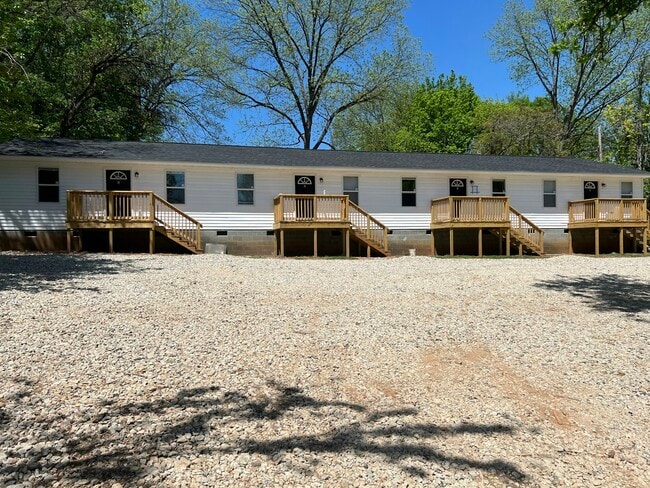 Building Photo - 106 N Pugh St