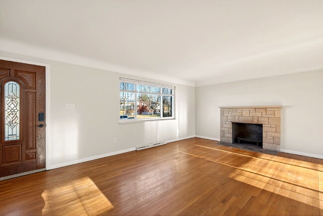 Building Photo - 8980 Cherry Blossom Ln