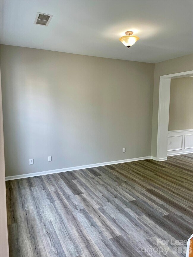 Building Photo - 7856 Lamington Dr