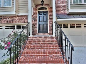 Building Photo - 12090 Stonebrook Cv