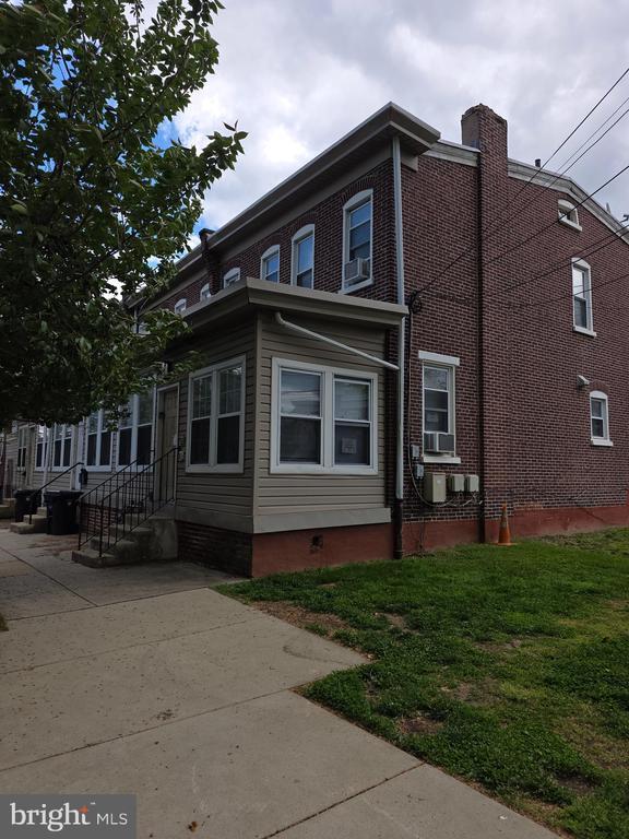 Building Photo - 306 W 23rd St