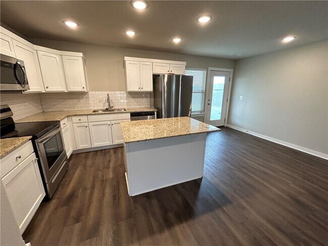 Building Photo - 419 N Mojave St